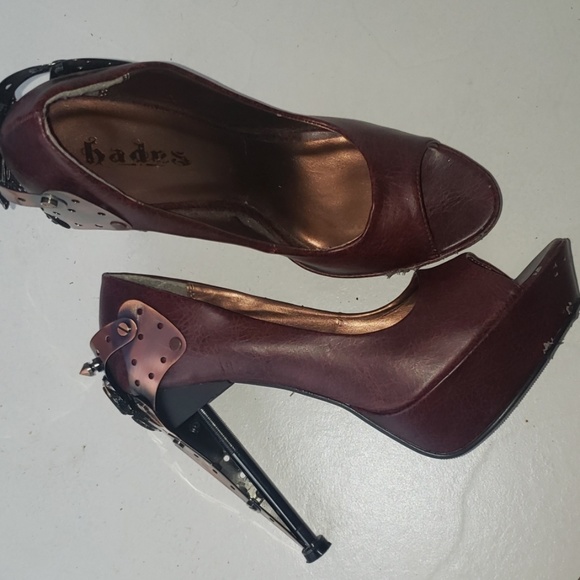 🎉HOST PICK🎉STEAM PUNK HEELS - Picture 7 of 9